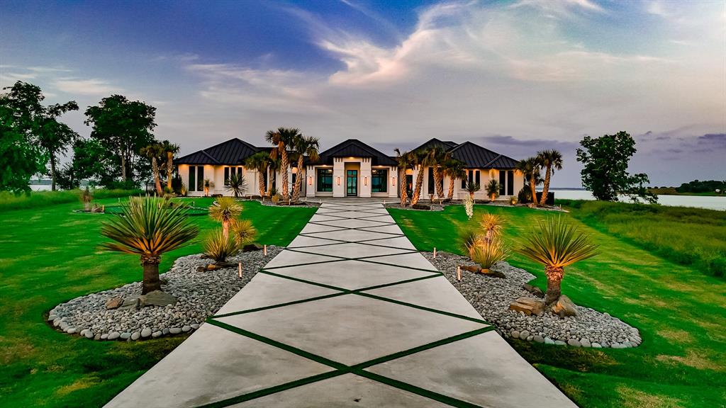 Diamond Point - Residential