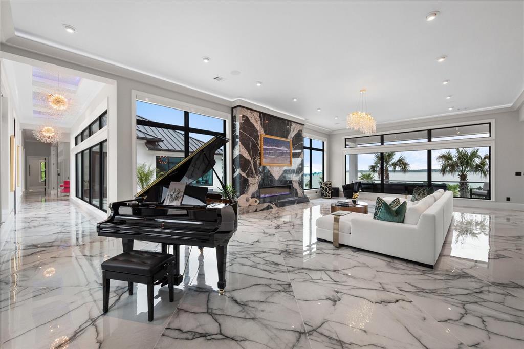 Diamond Point - Residential