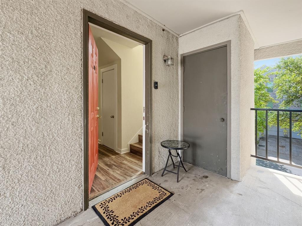Holland Ave Condo - Residential
