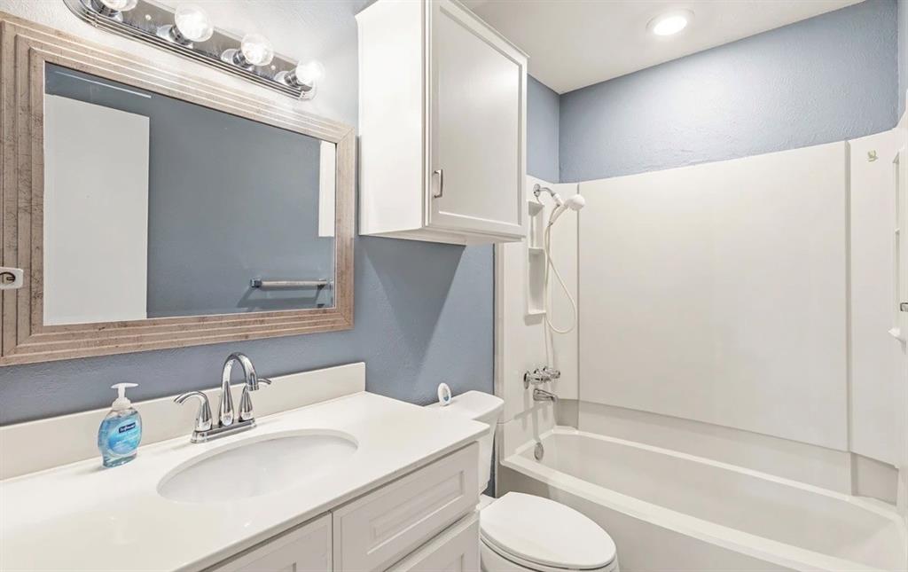 Wedglea Place Condo - Residential