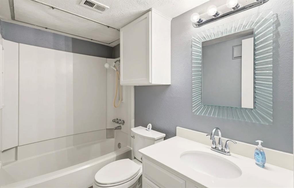 Wedglea Place Condo - Residential