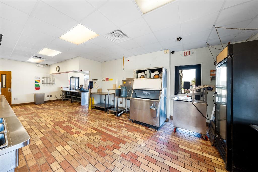 Warren - Commercial Sale