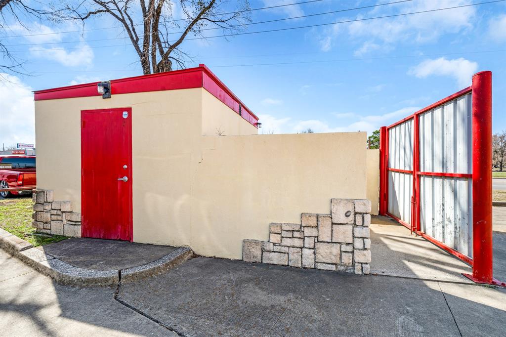 Warren - Commercial Sale