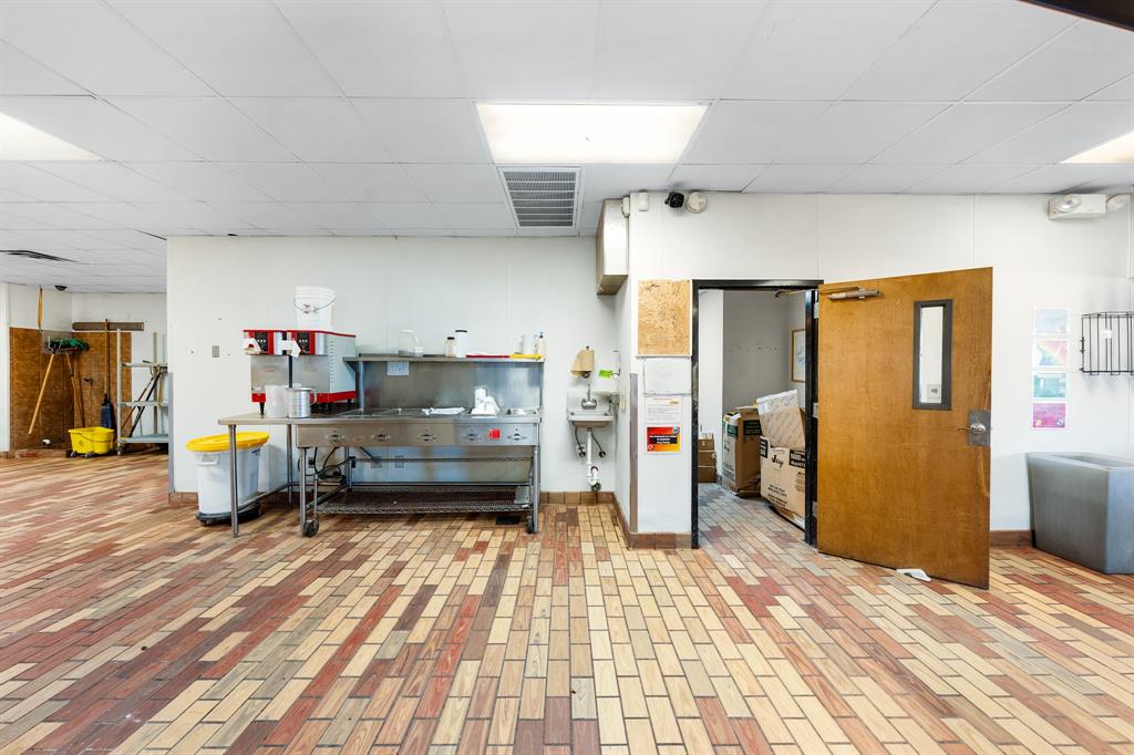 Warren - Commercial Sale