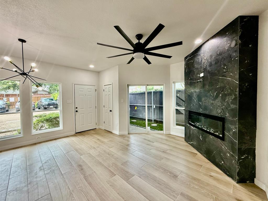 Ashton Square Condo - Residential