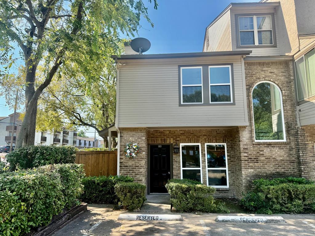 Ashton Square Condo - Residential