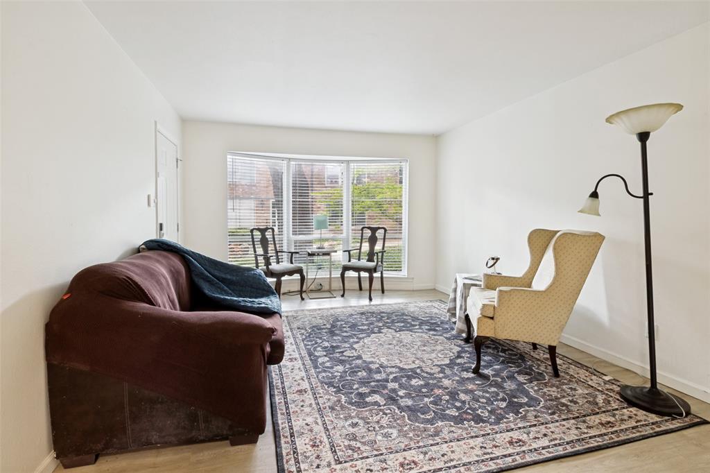 Tanglewood Twnhms Condos - Residential