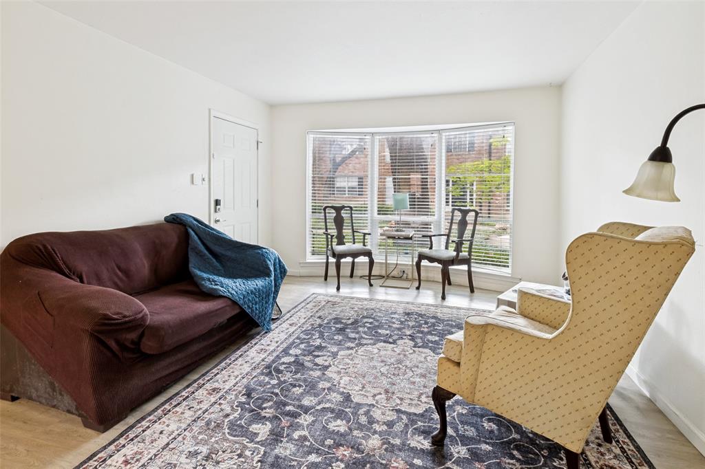 Tanglewood Twnhms Condos - Residential