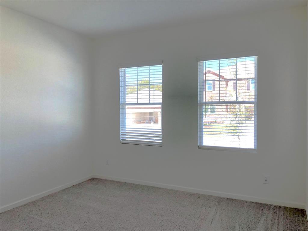 PECAN GROVE PHASE IV - Residential Lease