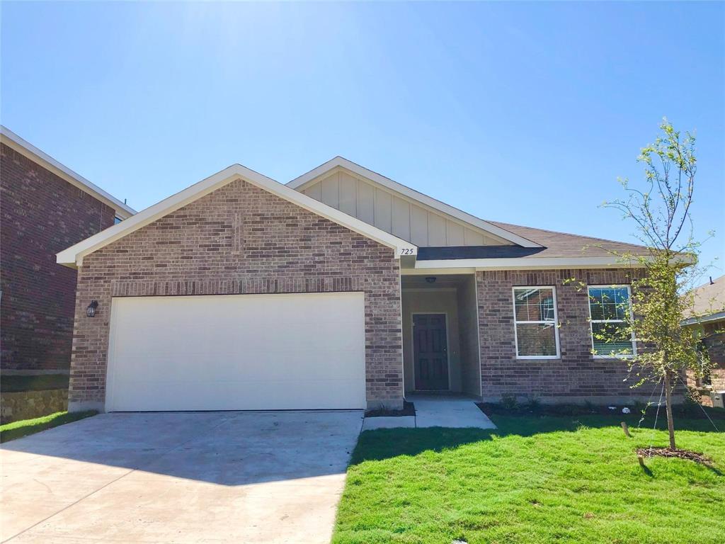 2021 LIKE NEW 4 beds 2 bath one story in the family friendly Pecan Grove! Next to the community green park and playground.Lovely front porch.Spacious living and dinning with view of backyard. Open kitchen with granite counter tops, stainless appliances and large pantry.Spacious master suite with huge walk-in closet, shower and linen closet.Three guest bedrooms in good size. Wood floor in most of the living area and new carpet in the bedrooms.Quiet backyard is perfect for family relaxing. Close to community pool and creek.Approx. 6-10 minutes to Hwy 75,Walmart, shops and restaurants. Available to move in now! Pet policy: $350 refundable pet deposit per each approved pet. $30 monthly pet fee per each approved pet.