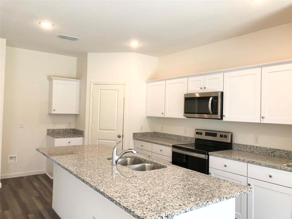 PECAN GROVE PHASE IV - Residential Lease
