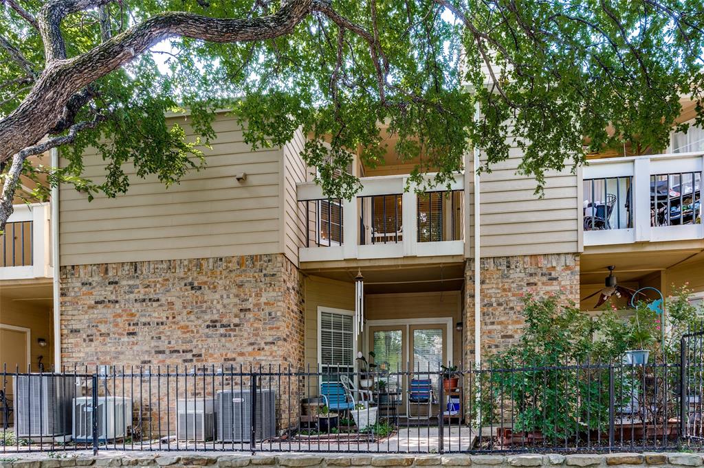 Preston On Creek Condos - Residential