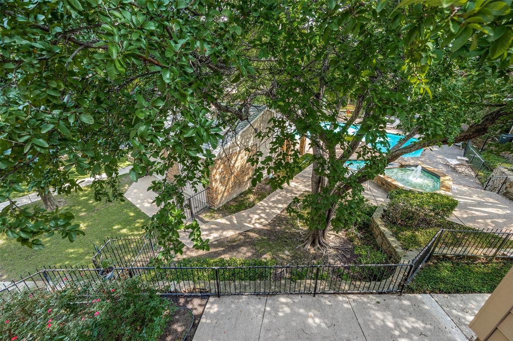 Preston On Creek Condos - Residential