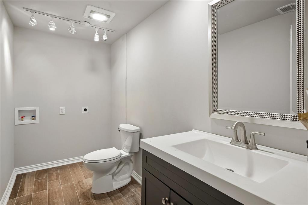 Park Place Twnhms Condo - Residential