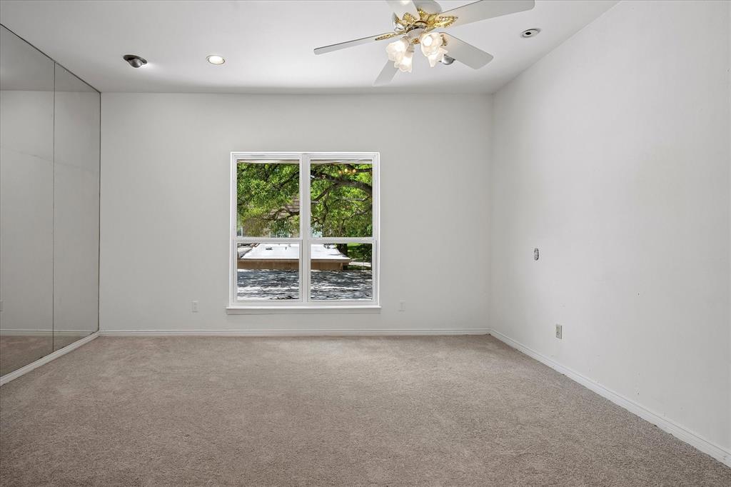 Park Place Twnhms Condo - Residential