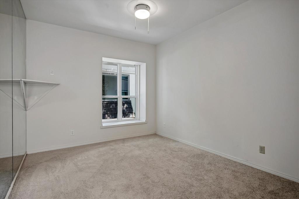 Park Place Twnhms Condo - Residential