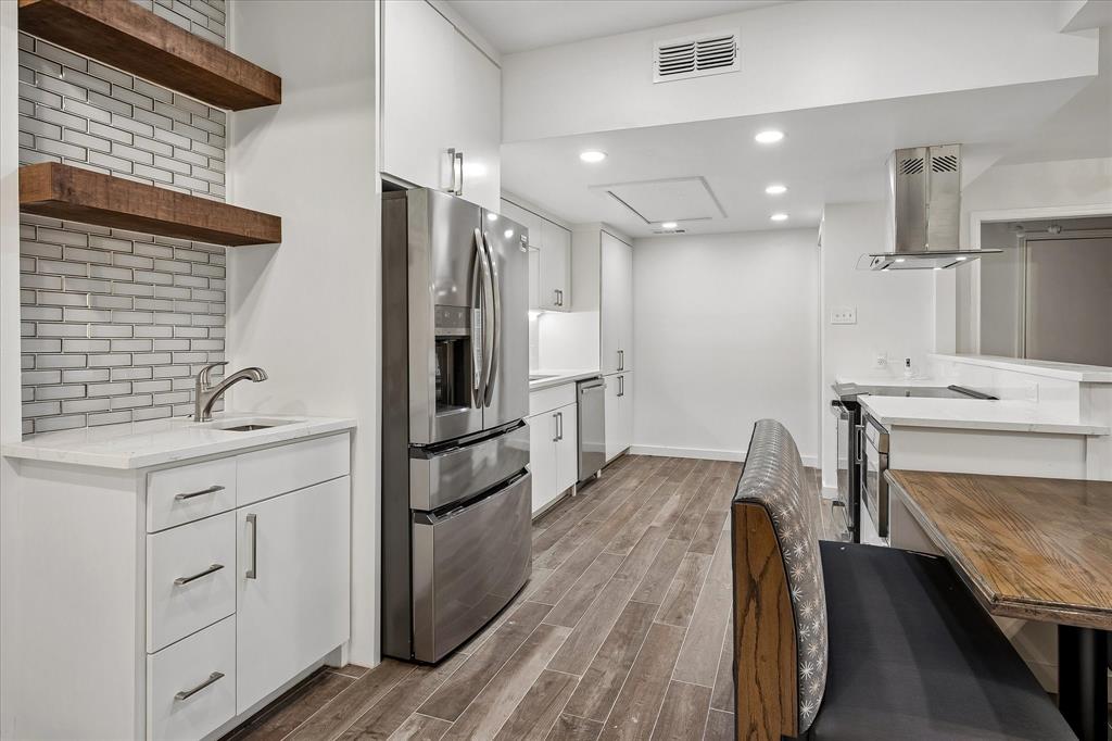 Park Place Twnhms Condo - Residential