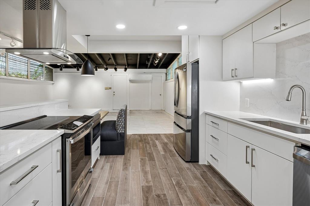 Park Place Twnhms Condo - Residential