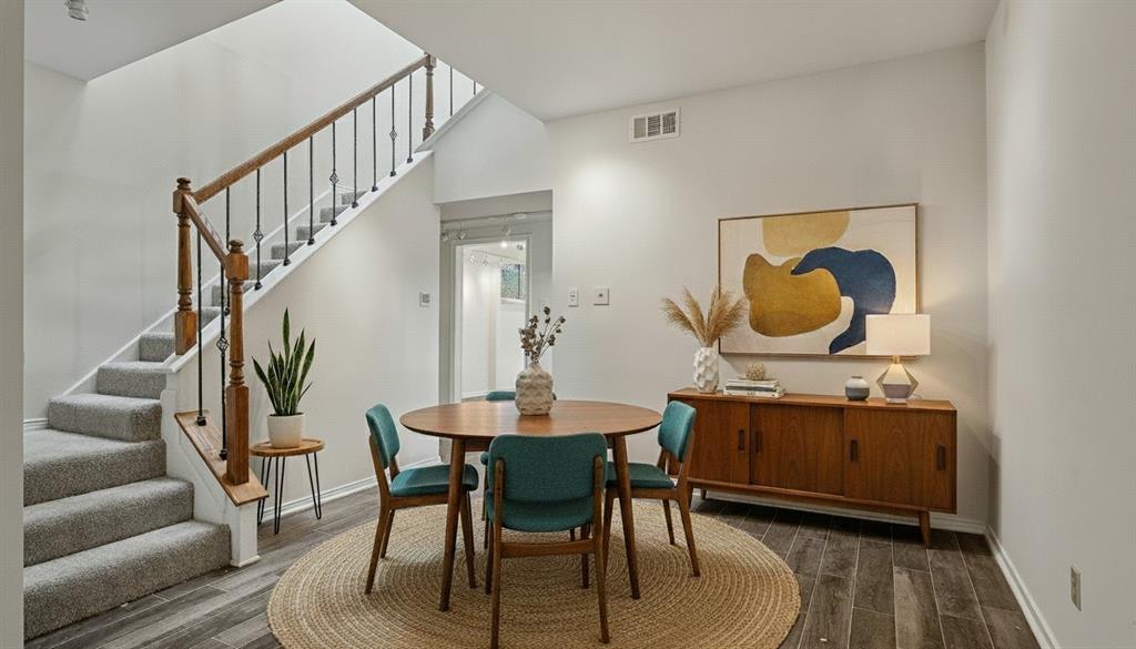 Park Place Twnhms Condo - Residential