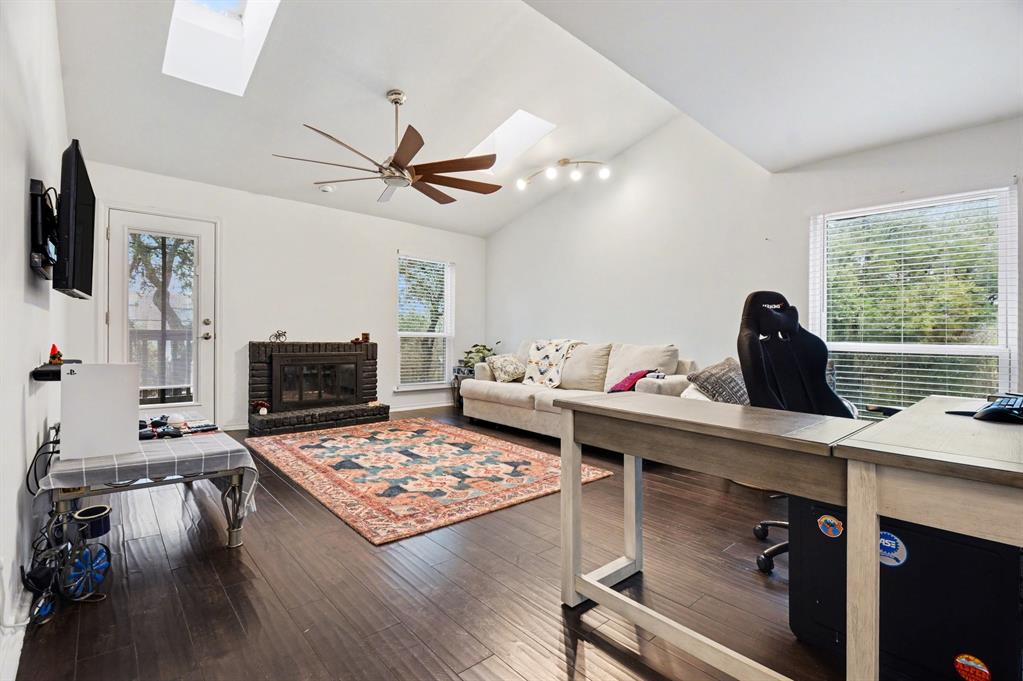 Oaks On Montfort Condos - Residential
