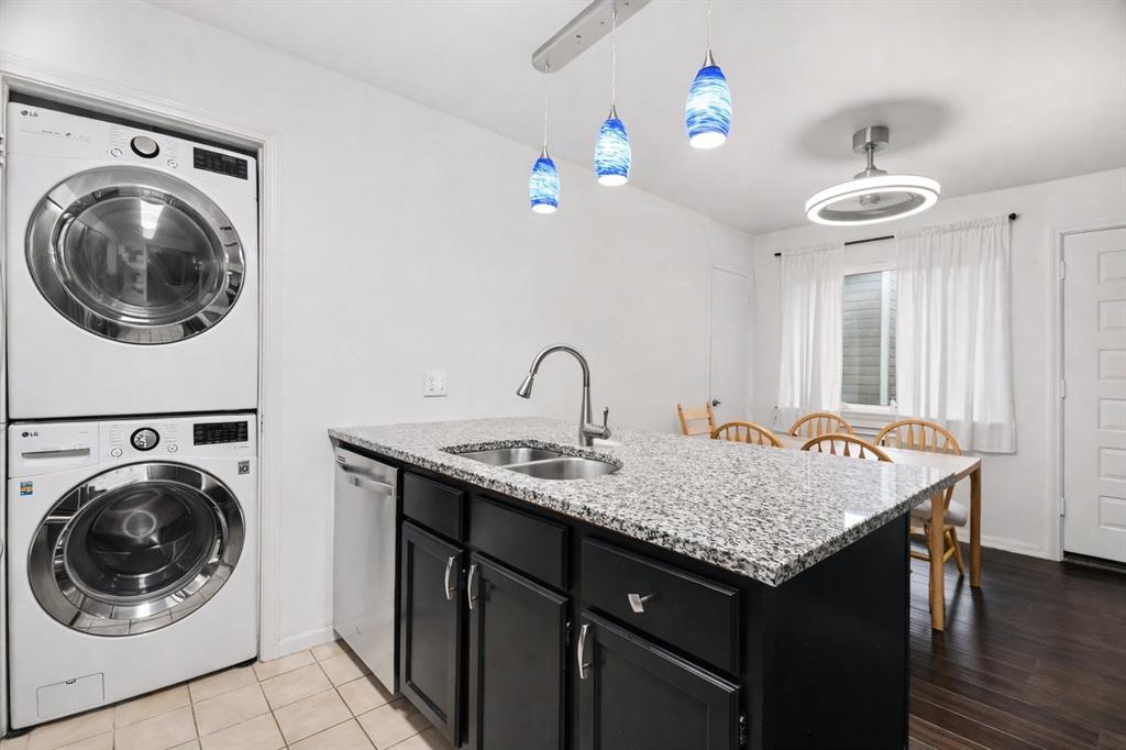 Oaks On Montfort Condos - Residential