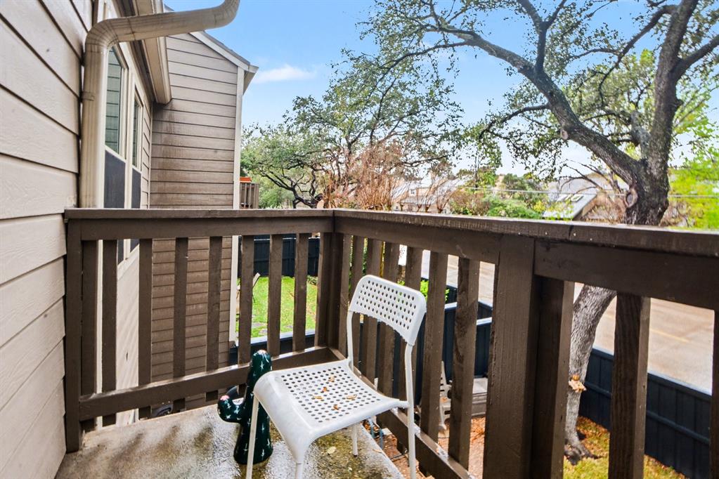 Oaks On Montfort Condos - Residential