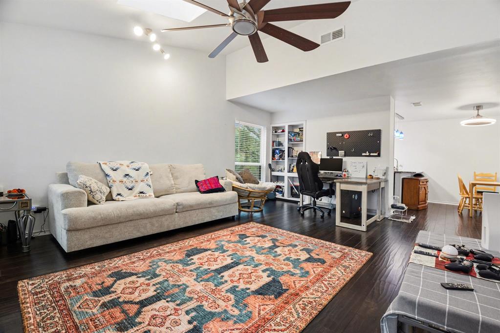Oaks On Montfort Condos - Residential