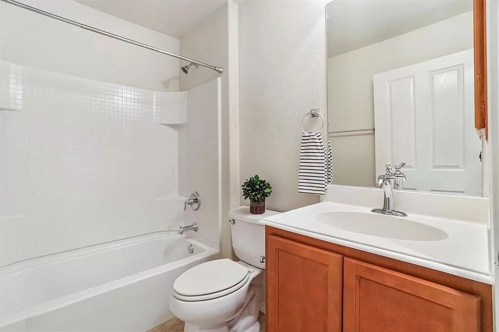 Frisco Lakes By Del Webb Villa - Residential