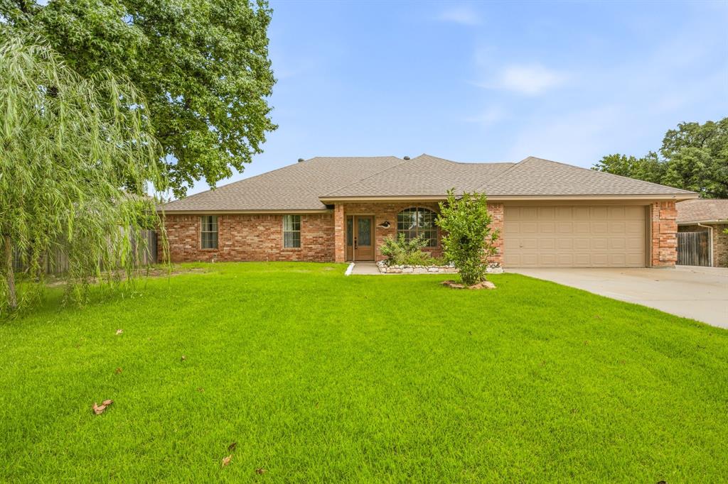 Beautifully maintained home in the highly sought-after DeCordova Bend Estates, complete with a sparkling pool and approximately 600-square-foot guest house. Enjoy peaceful living in one of Granbury's premier gated communities. The newly remodeled kitchen features all-new cabinets, new countertops, along with abundant cabinet space and lovely views of the backyard oasis through the breakfast nook. The primary suite offers a large walk-in closet along with separate shower and soaking tub.
The true highlight of the property is the backyard retreat, featuring a refreshing pool and versatile guest house that is perfect for visiting family and friends or could easily serve as an efficiency apartment or mother-in-law suite.
Residents of DeCordova Bend Estates enjoy an active lifestyle with access to golf, tennis, pickleball, volleyball, lake access, a community pool, clubhouse, and a variety of social activities, all within the security of a gated community.