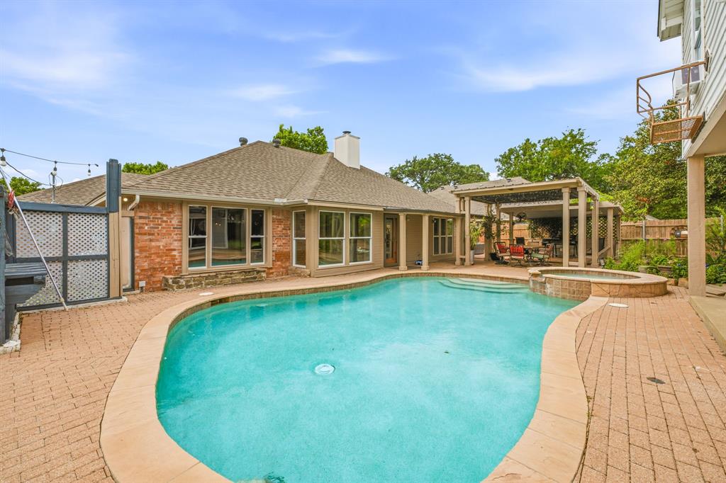 Decordova Bend Estate - Residential