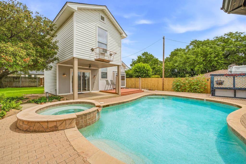 Decordova Bend Estate - Residential