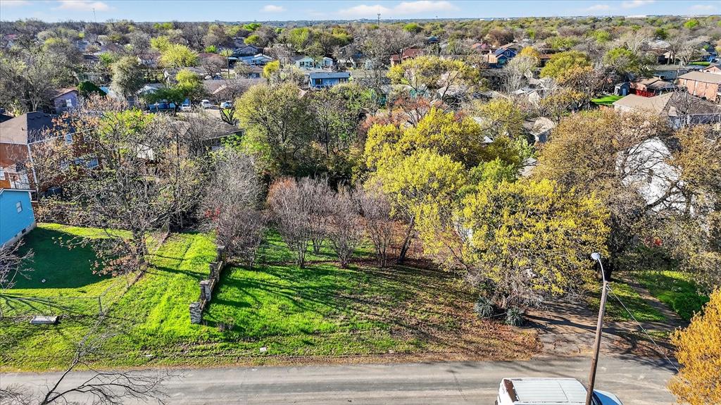 Prime opportunity to build in the heart of Dallas! Located at 4444 Marcell Ave, this spacious residential lot offers the perfect canvas for your next custom home or investment project. Surrounded by a mix of new construction and established homes, the area continues to see strong growth and redevelopment, making it ideal for builders and buyers looking to capitalize on a thriving neighborhood.
Conveniently situated just minutes from Downtown Dallas, Trinity Groves, and major highways, this property provides easy access to dining, entertainment, and employment hubs. Whether you’re envisioning a modern luxury residence or a thoughtfully designed spec home, this lot offers flexibility, location, and long-term value.
Don’t miss your chance to secure land in one of Dallas’ rapidly evolving pockets,opportunities like this are limited.