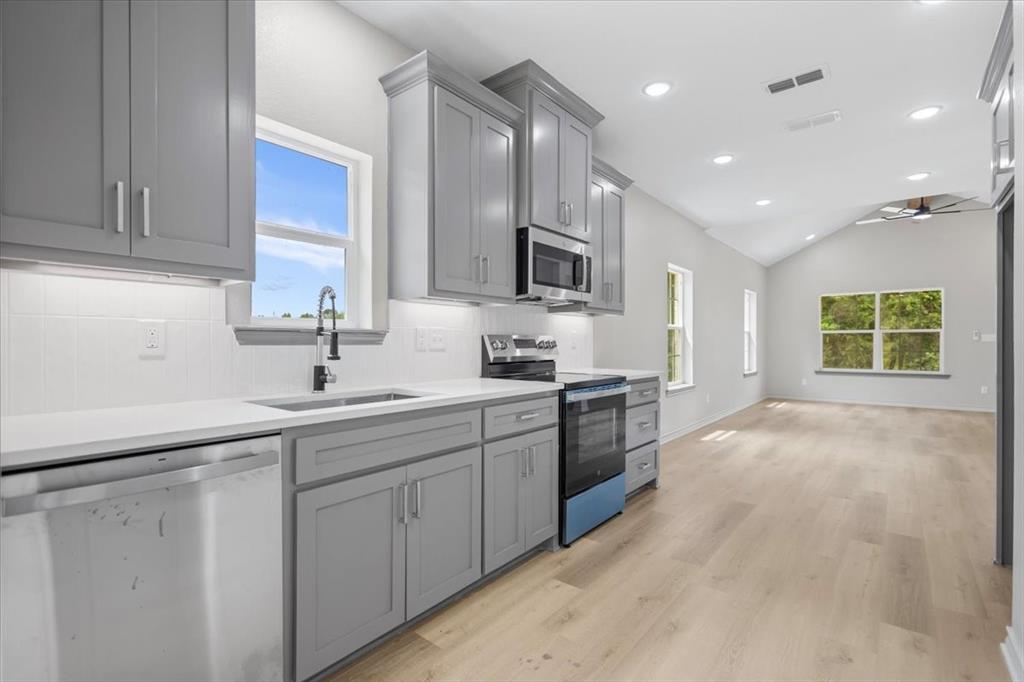 DREW HEIGHTS - Residential