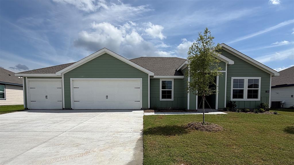 New! Super cute single story floor plan! Three bedrooms, two full baths, open floor plan with covered patio. Home includes, island kitchen, granite counters throughout, LED lighting, full sprinkler system, professionally engineered post tension foundation, and much more!
Waverly Estates is a new D.R. Horton community in Josephine. The community is conveniently located just minutes from Interstate 30, providing easy access to Rockwall and the DFW Metroplex. Waverly Estates offers a variety of single-family homes to choose from. If you're looking for a new home in the Josephine area, Waverly Estates is the perfect community for you.