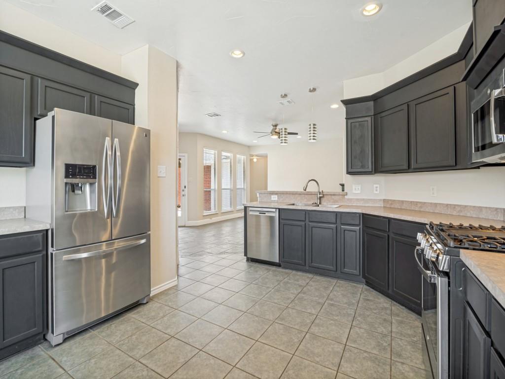 Champion Lakes - Residential
