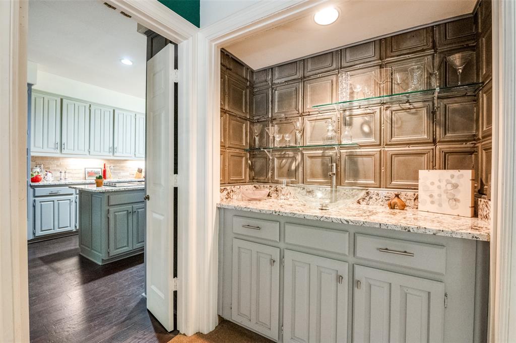 Country Club Place At Las Colinas - Residential