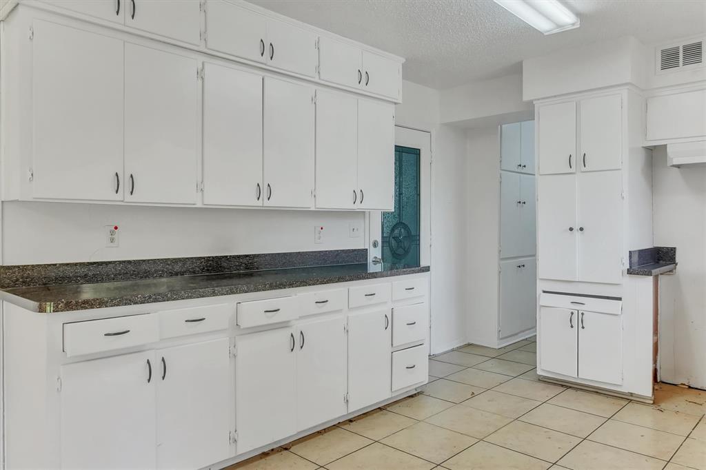 HILLCREST - Residential