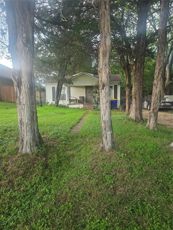 Investor Special – 1946 Fixer-Upper on a Spacious Lot Near Dallas
A true diamond in the rough, this 2-bedroom, 1-bath home built in 1946 is ready for a full transformation. Perfect for investors, flippers, or anyone looking for a project with serious upside potential. Full remodel needed – bring your vision, creativity, and tools
Decent-sized .25 acre lot with room for expansion, outdoor living, or future additions. Located in a quiet small town just a short drive from Dallas, offering peaceful living with convenient access to the city. Priced to sell. Don't miss this opportunity to buy cheap and design it the way you like it.