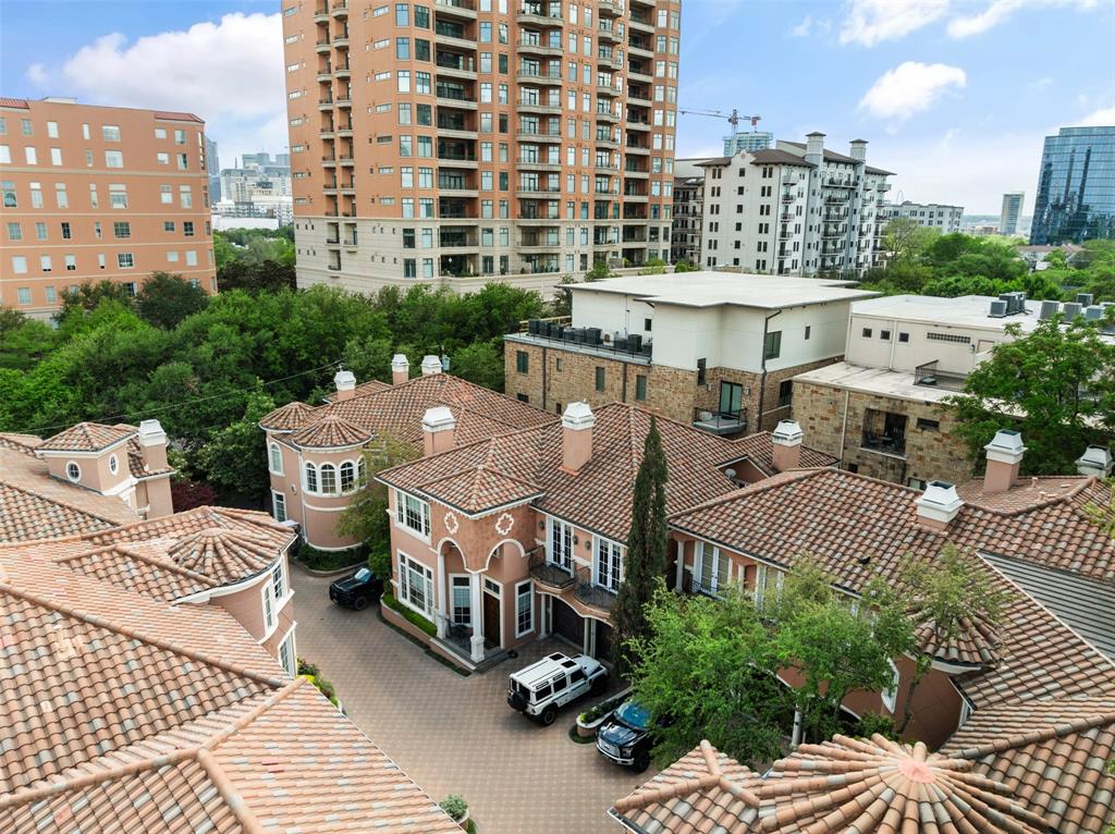 Sme-Ballas Oak Lawn 01 - Residential