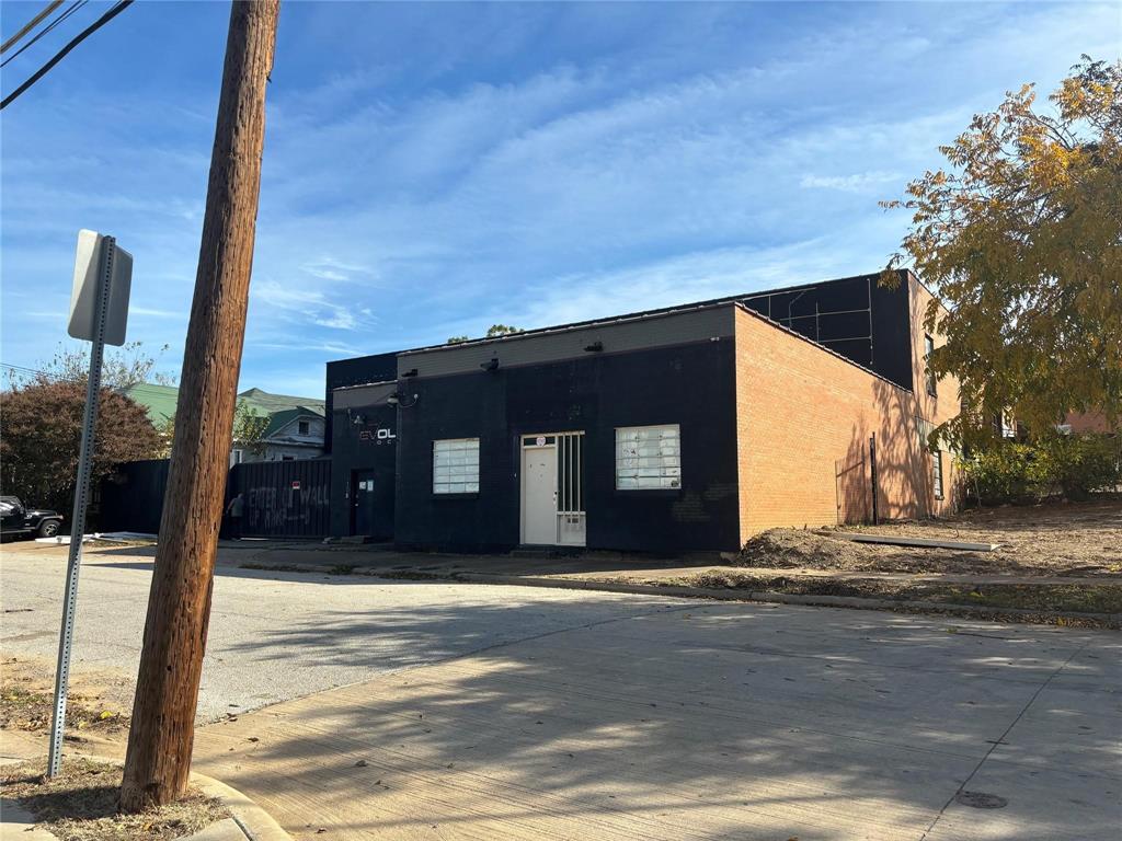 Walnut Grove - Commercial Sale