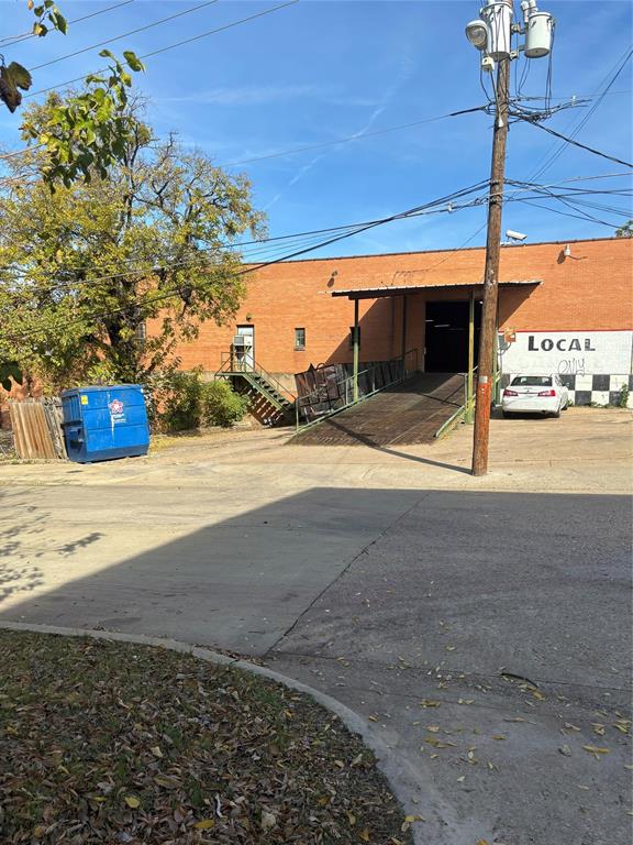 Walnut Grove - Commercial Sale