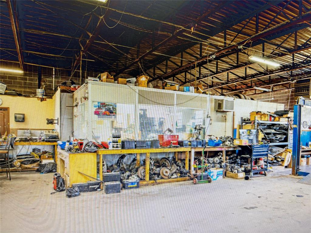 Walnut Grove - Commercial Sale