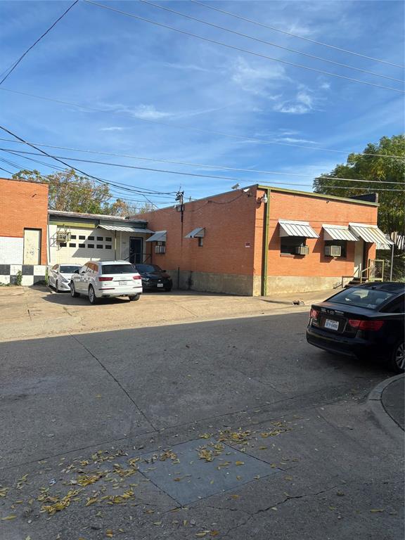 Walnut Grove - Commercial Sale