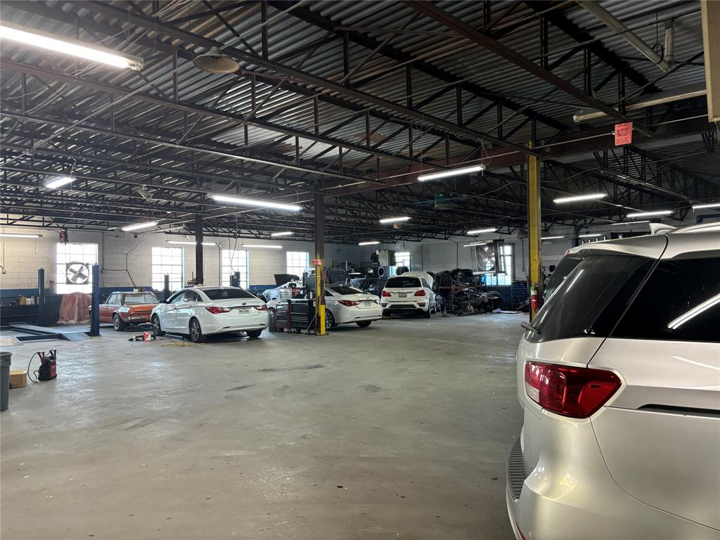 Walnut Grove - Commercial Sale