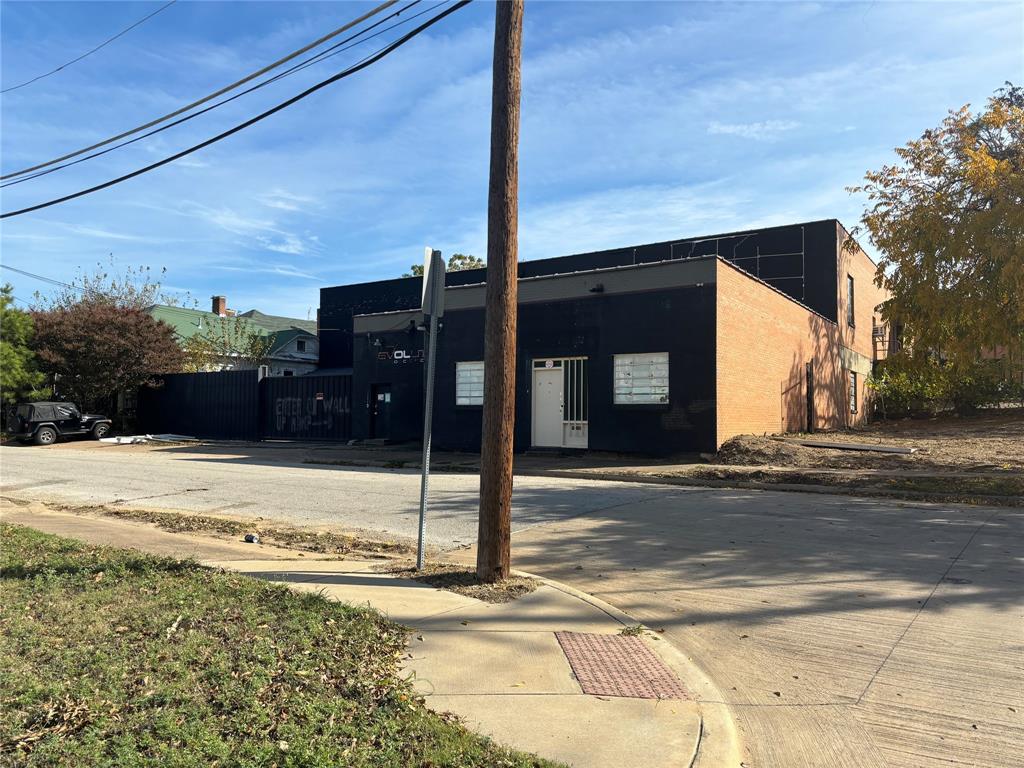 Walnut Grove - Commercial Sale