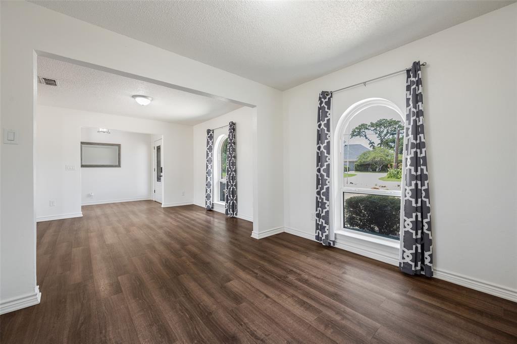 COUNTRY CLUB SHORES - Residential