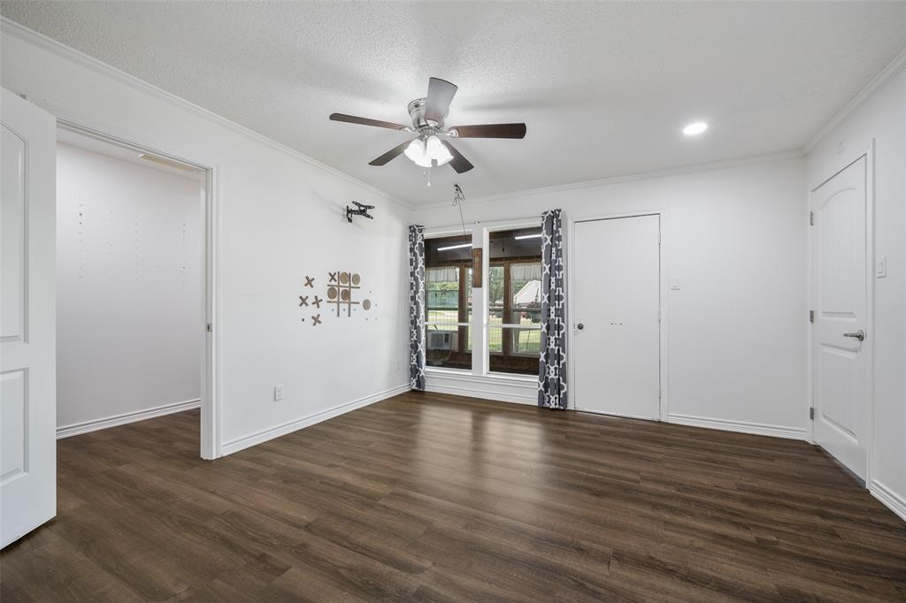 COUNTRY CLUB SHORES - Residential