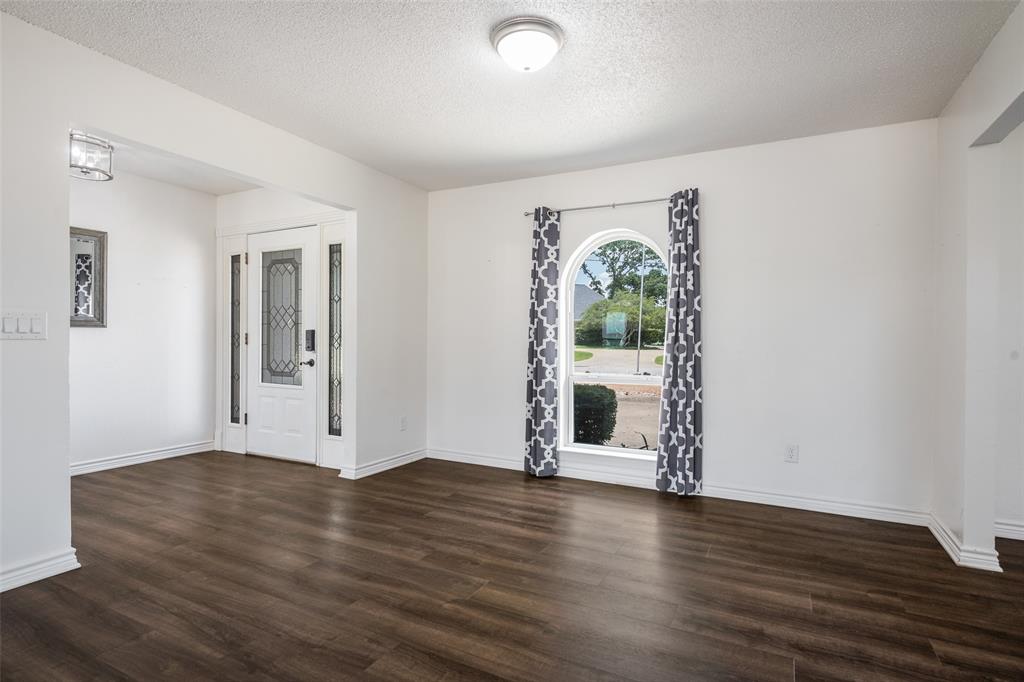 COUNTRY CLUB SHORES - Residential