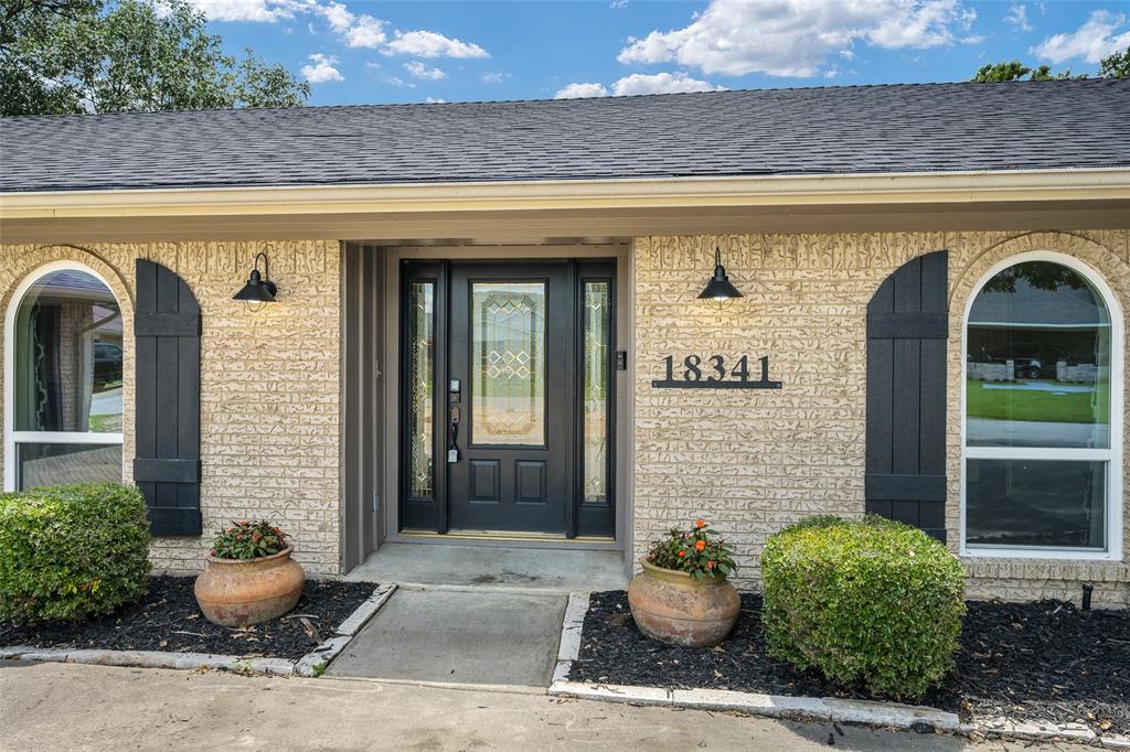 COUNTRY CLUB SHORES - Residential