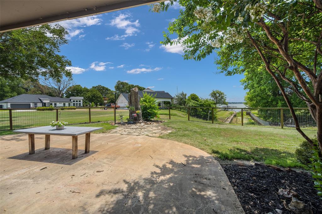 COUNTRY CLUB SHORES - Residential